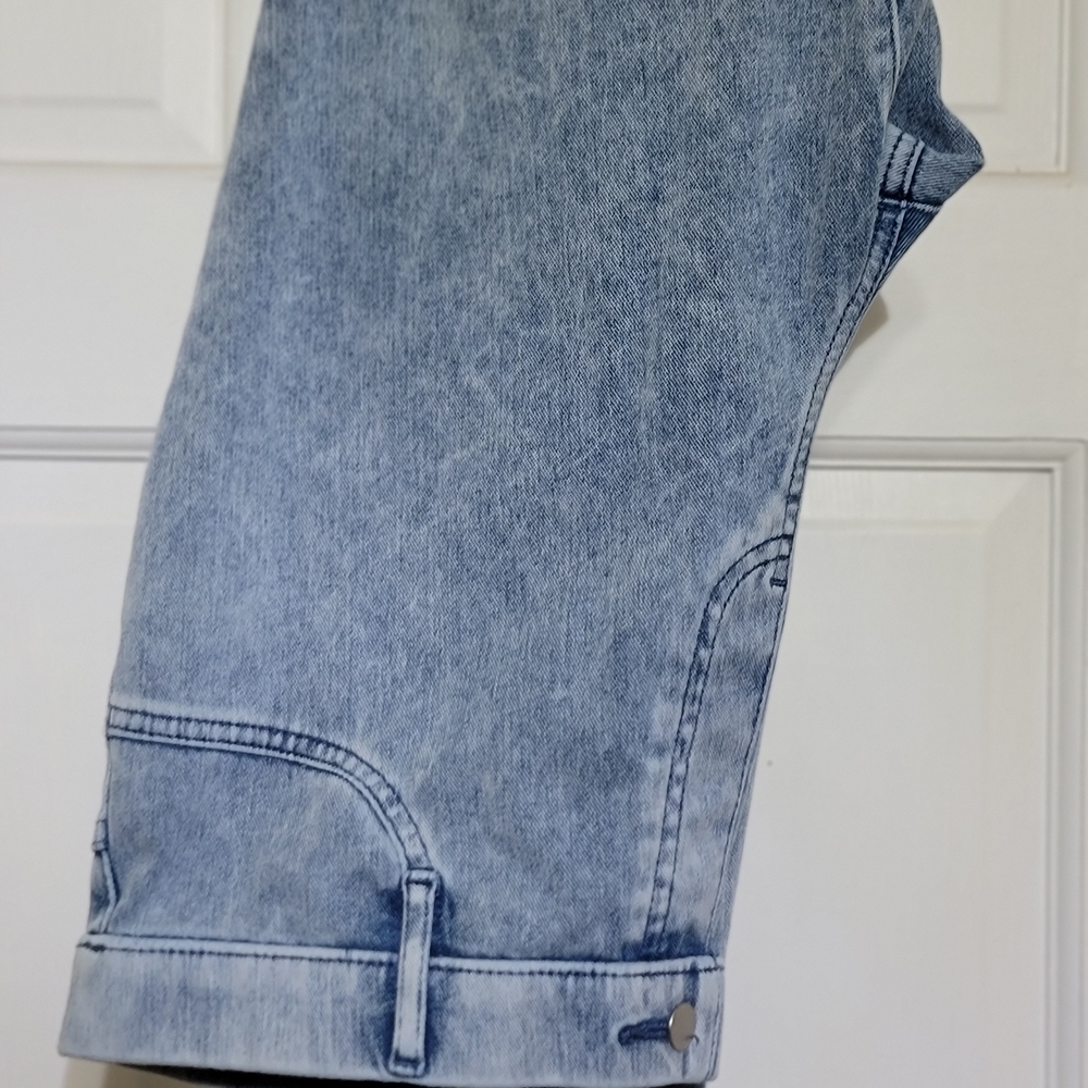 Time and Tru Men's Light Blue Straight Jeans